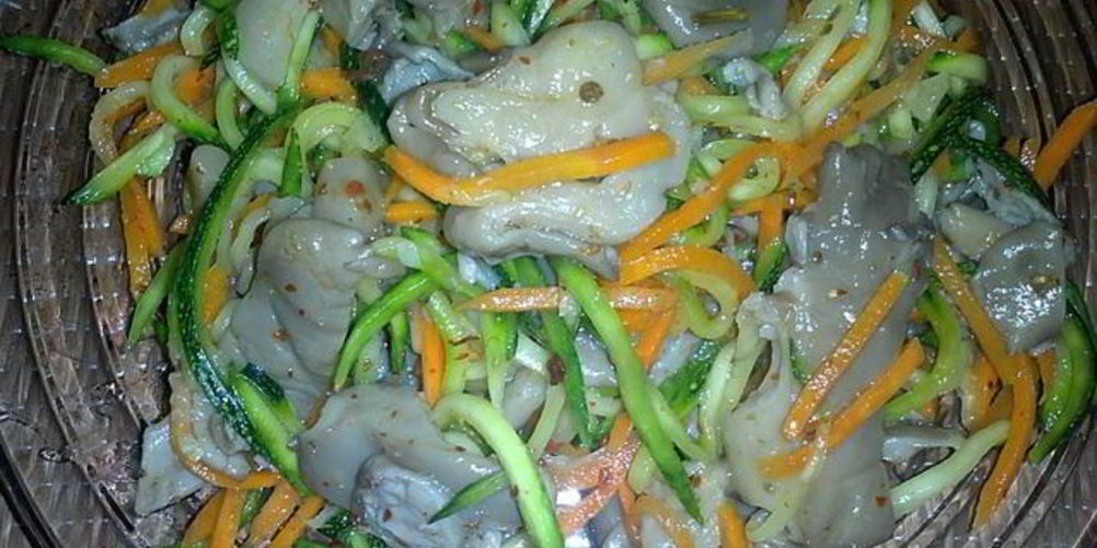 Рецепт грибов вешенки с овощами по-корейским мотивам