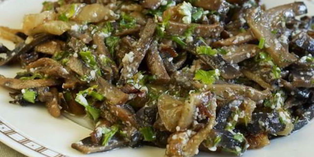 Рецепт грибов, жаренных с орехами