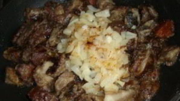 тушеные подосиновики