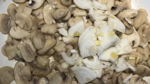 жареные шампиньоны в сметане