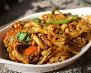 Жареные вешенки с луком