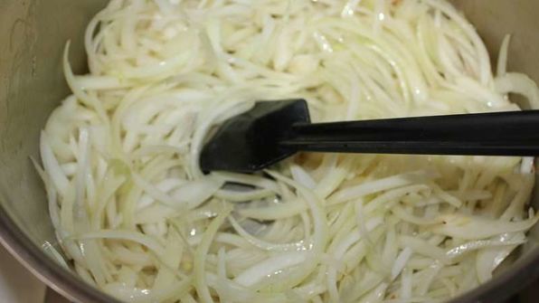 говяжий гуляш с чипетками