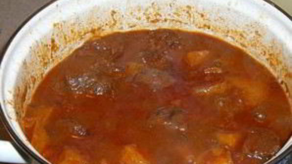 гуляш из говядины с помидорами