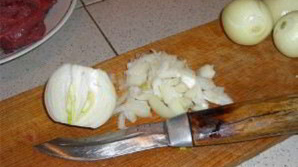 гуляш из говядины с помидорами