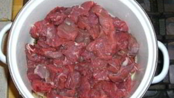 гуляш из говядины с помидорами