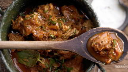 Гуляш из индейки с подливкой