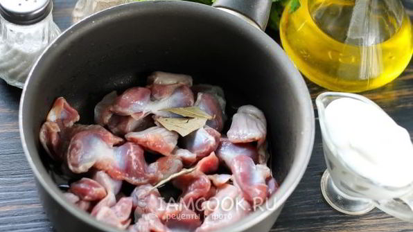 гуляш из куриных желудков