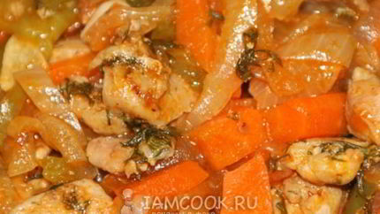 Гуляш из курицы с подливкой