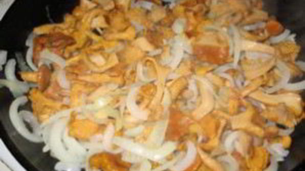 гуляш из лисичек