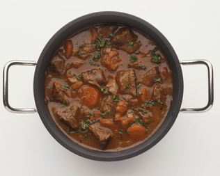 Гуляш из свинины с подливкой