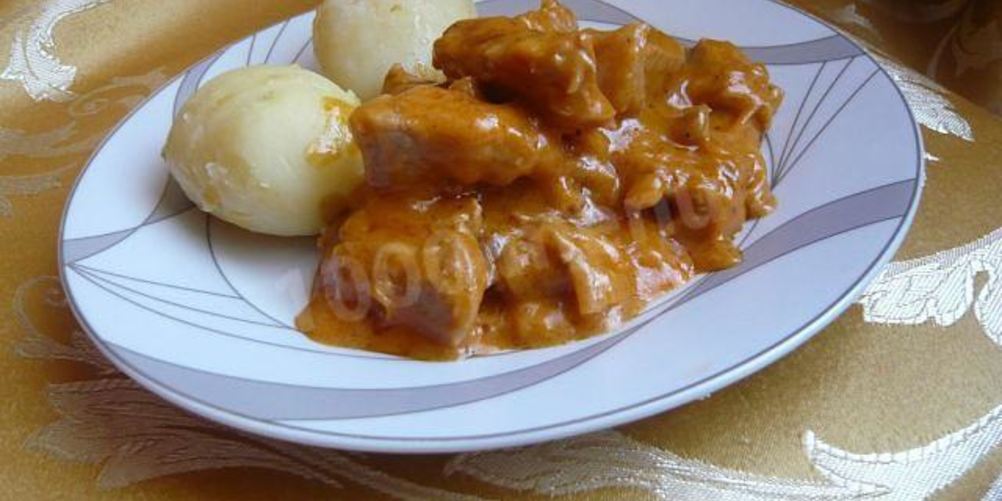 Рецепт гуляша из свинины со сметаной