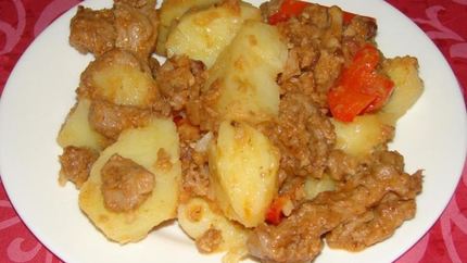 Гуляш с картошкой