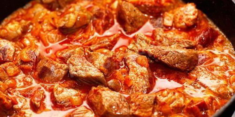 Рецепт гуляша с томатно-сливочным соусом