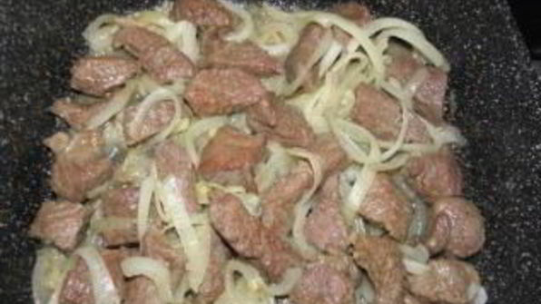 гуляш со сливками