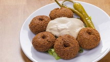 Фалафели с йогуртовым соусом