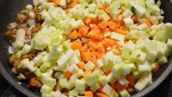 куриные котлеты с грибной начинкой