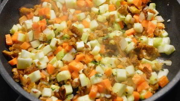 куриные котлеты с грибной начинкой