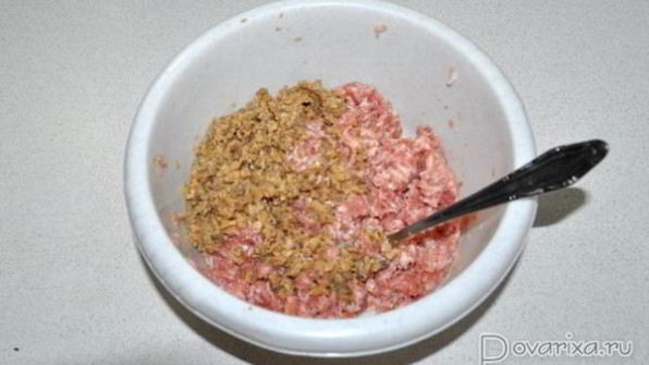 мясные котлеты с грибами и грибным соусом