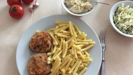 Нежные куриные котлеты с болгарским перцем и сыром