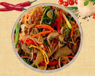 Крахмальная лапша по-корейски