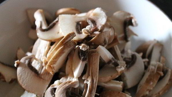 лапша с морепродуктами и грибами