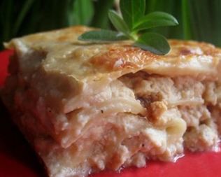 Лазанья с курицей и сливочным соусом