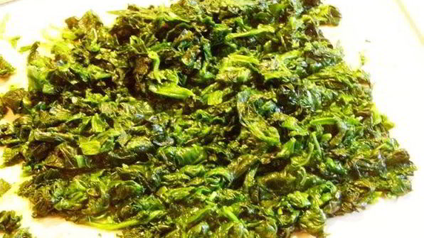 лазанья со шпинатом, рикоттой и кедровыми орешками