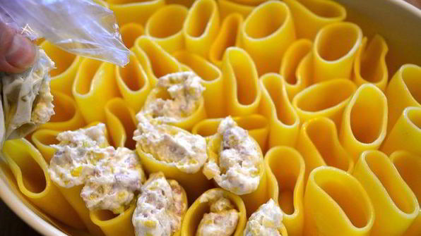 фаршированная запеченная паста