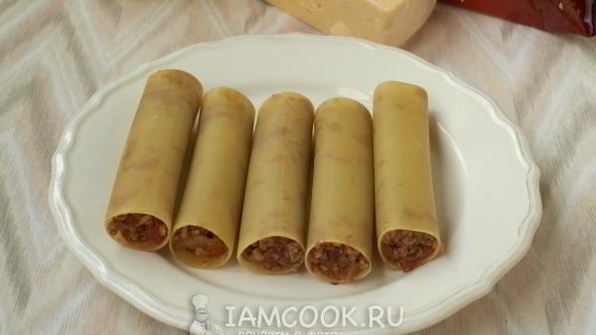 каннелони под соусом бешамель
