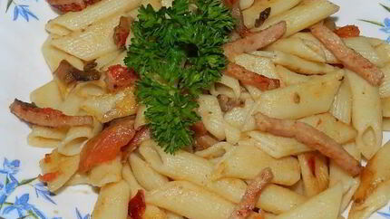 Макароны с ветчиной и шампиньонами