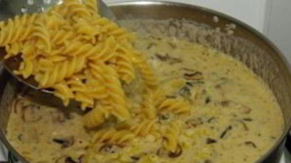 паста под сливочным соусом