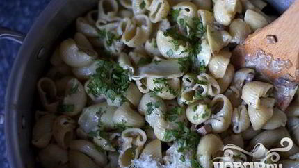 Паста с грибами и артишоками
