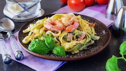 Паста с королевскими креветками в сливочном соусе