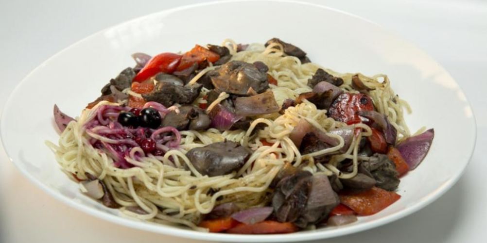 Рецепт пасты с куриной печенкой в винном соусе