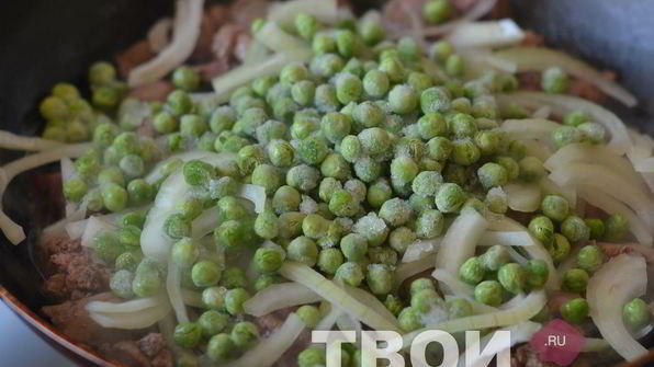 паста с печенью и зеленым горошком