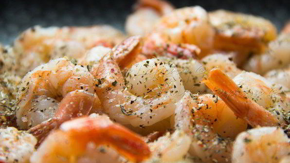 паста с цукини, креветками и сыром