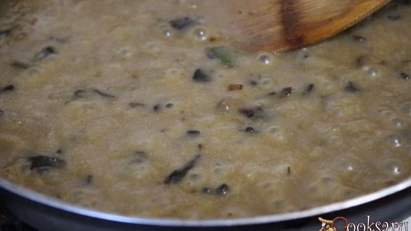 спагетти в соусе из сушеных грибов