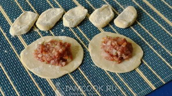 манты с тыквой и мясом