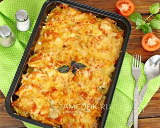 Мясо по-французски с картошкой и помидорами