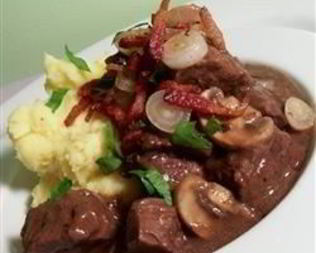 Тушеная говядина по-французски