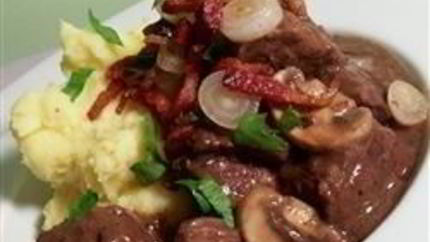 Тушеная говядина по-французски
