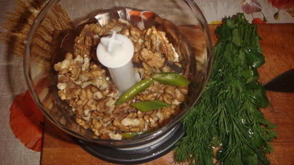 говядина в томатно-ореховом соусе