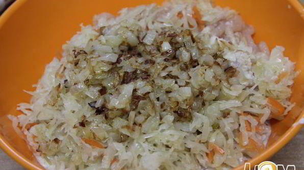 куриные биточки с квашеной капустой