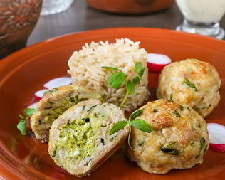 Куриные фрикадельки с фетой и песто