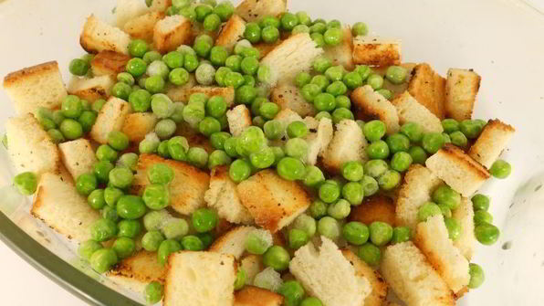 куриные голени с необычным гарниром в духовке