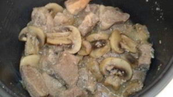 мясо с грибами в мультиварке