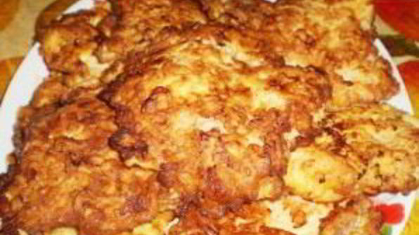 отбивная свинина, жаренная на сковороде в кляре