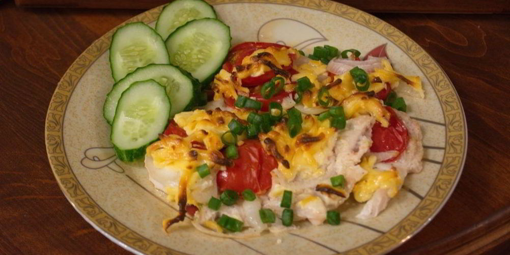 Рецепт отбивных в духовке с помидорами и сыром