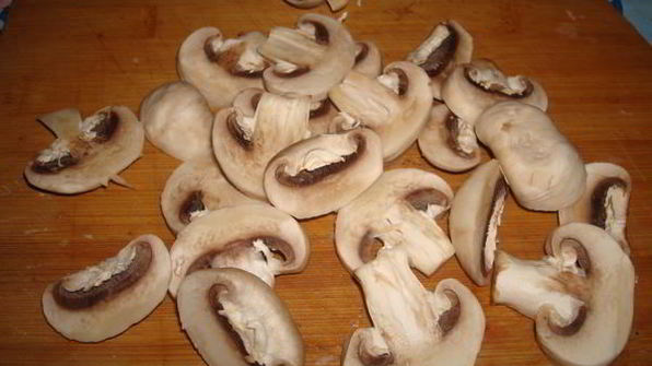 пикантная куриная грудка с грибами