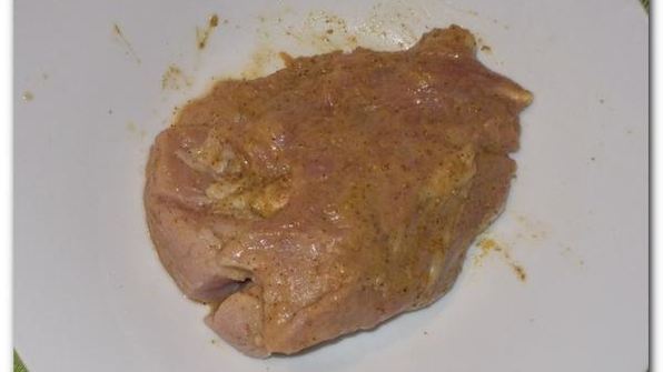 свинина с картофелем, яблоком и сельдереем